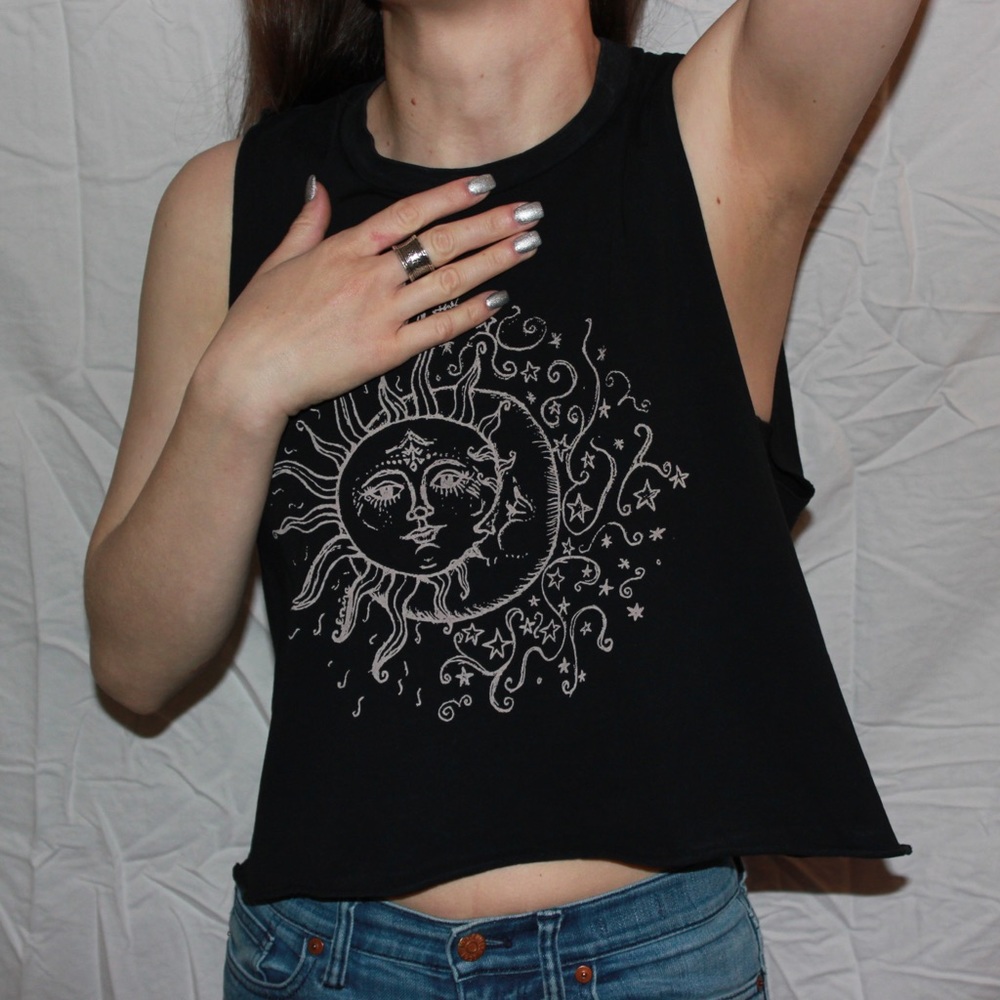 Sun & Moon Tanktop - Picture 2 of 9